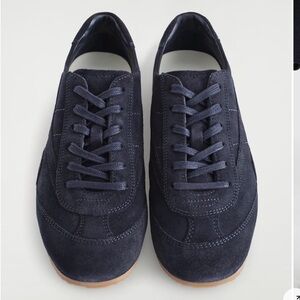 COS Minimal Leather Sneakers in Navy Suede